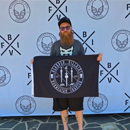 ⚔ FLAG FRIDAY ⚔

Our chapter member @lord_munki
representing during the @beardedvillainsfinland
meet 🎩👊🏻🔪🍻◾️🇳🇴 

▪️▪️▪️▪️▪️▪️...