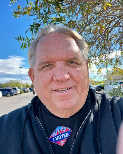 I got out early today and voted! 😎🇺🇸👍🏽