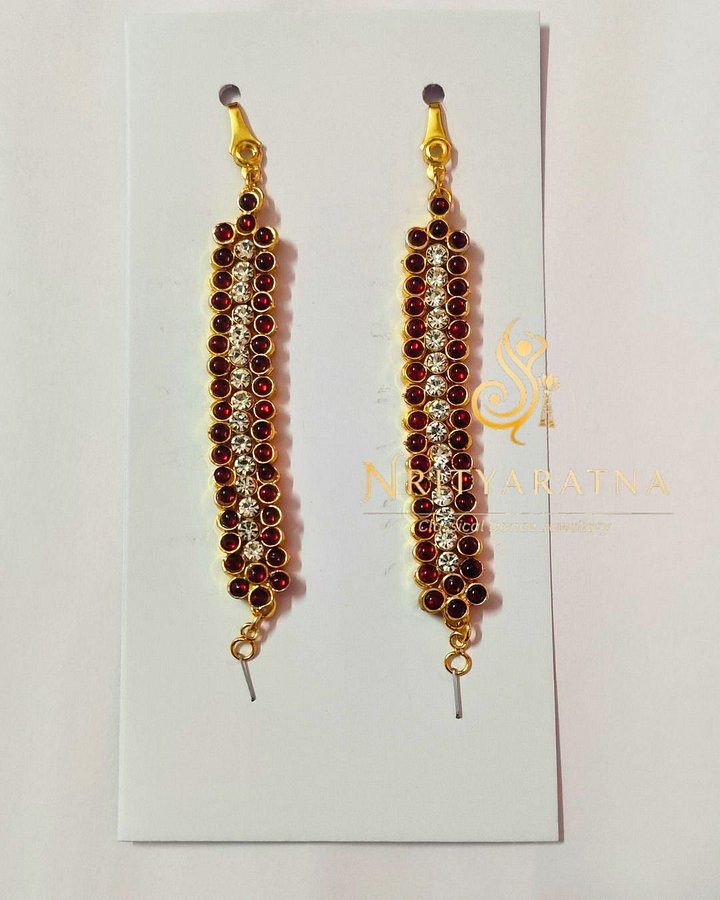 Kemp Red stone with white stones- Earing Mati product image (1)
