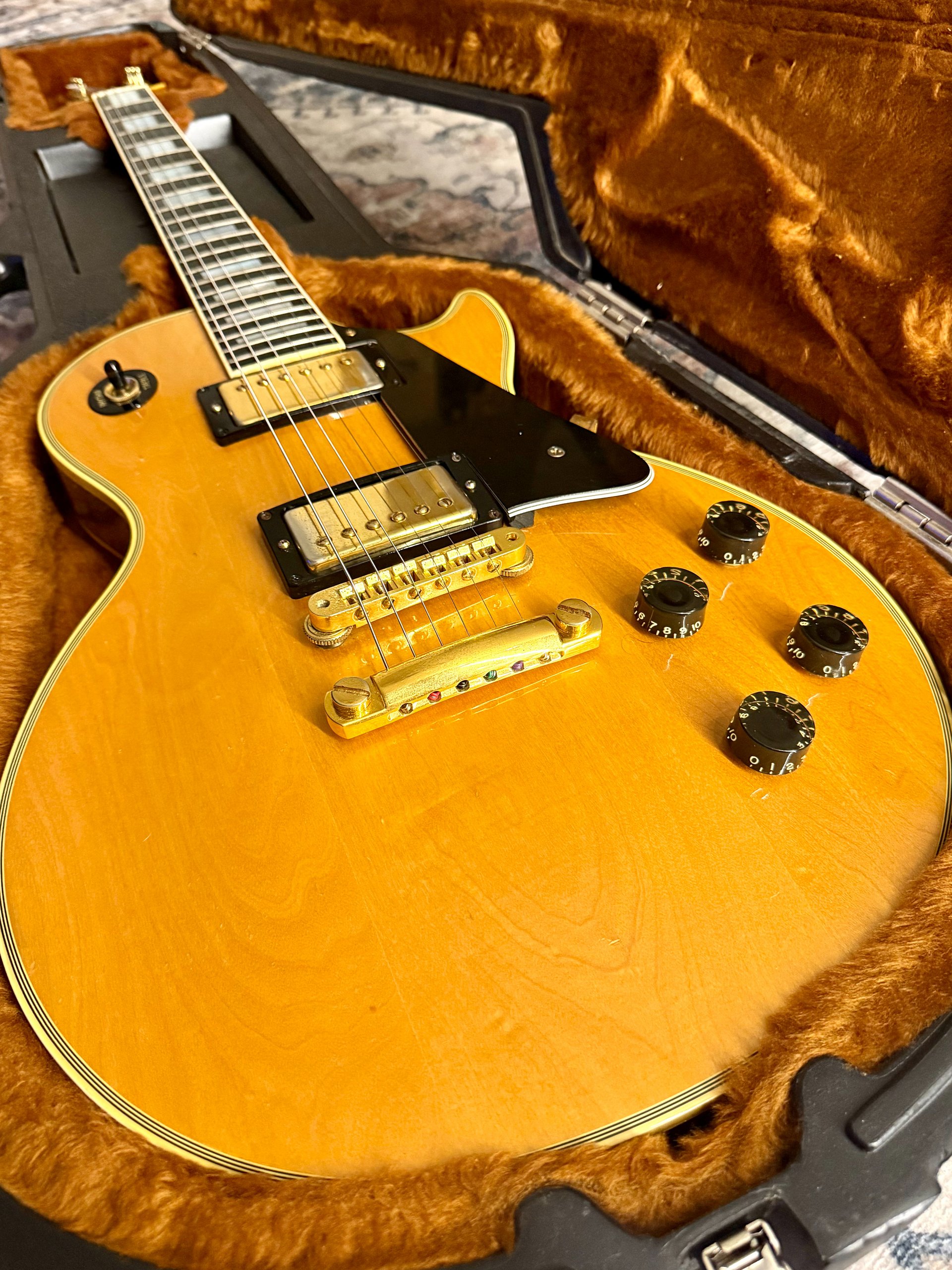 1982 Gibson Les Paul Custom "BLONDE BEAUTY" Natural Finish + GOLD Plush Chainsaw Case product image (2)