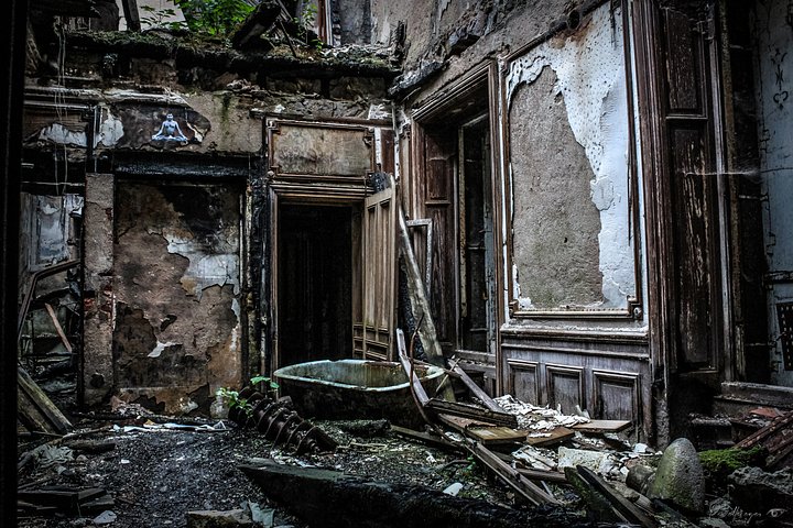 The Forgotten Bath – Fine Art Digital File product image (1)