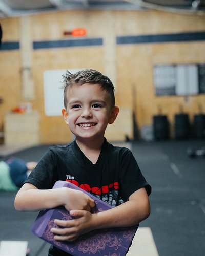 Axel loves the camera more than yoga.. #axeljbrowneyes @gabydorough #yoga #photogenic #cutekid #lookoutladies 📸 - EOS r with ...