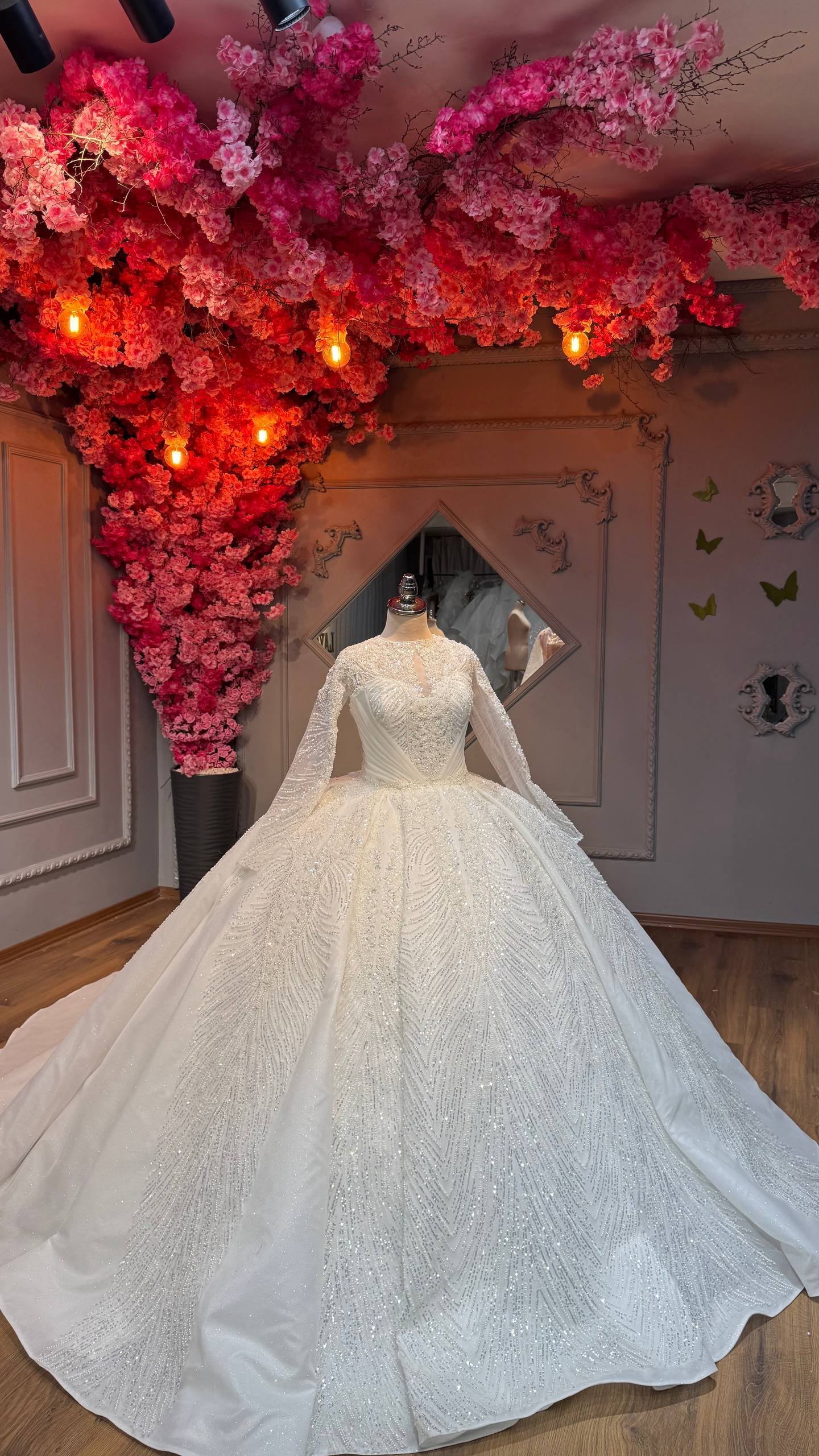 Wedding dress product image (1)