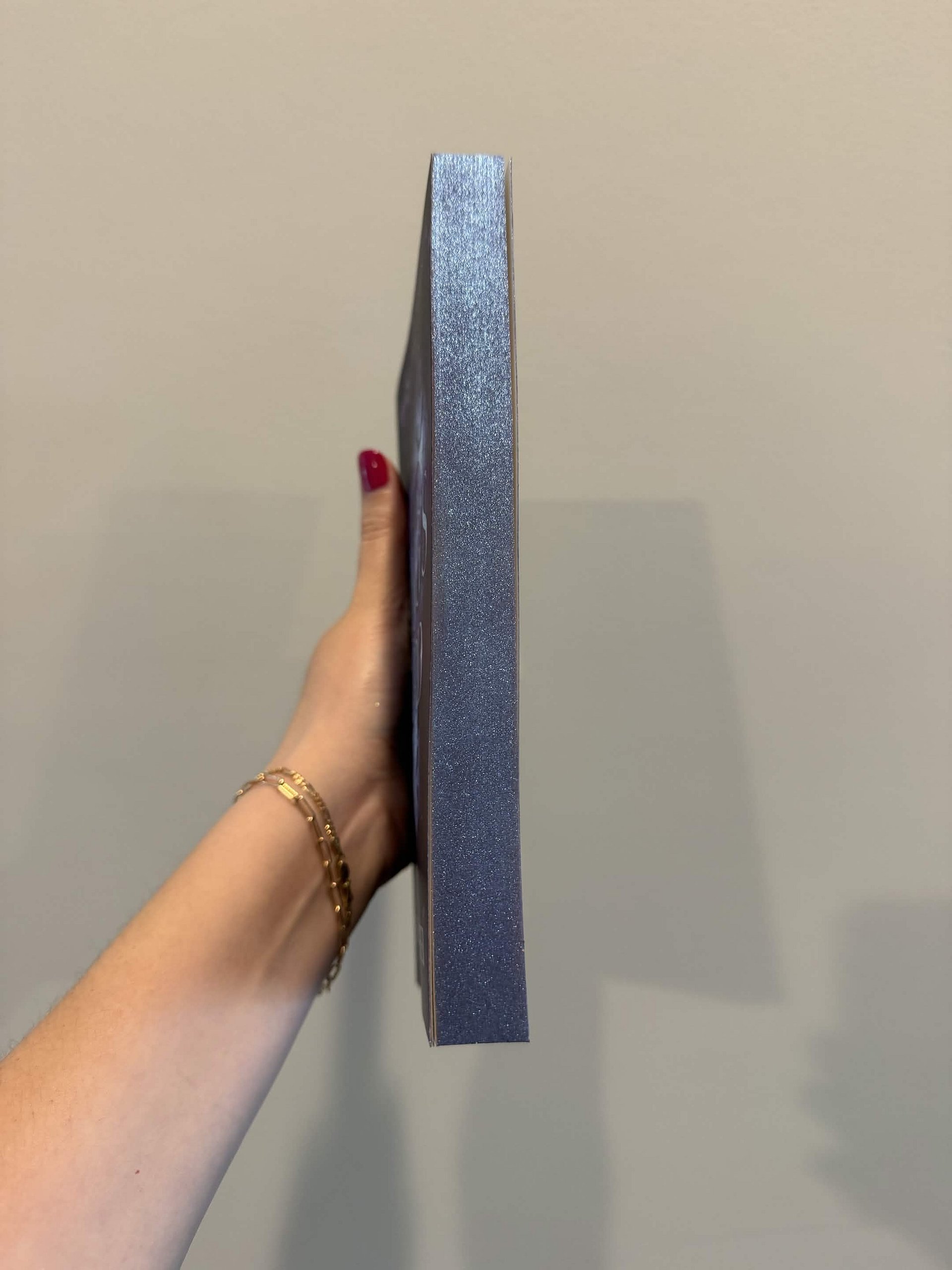 The King's Card Signed Paperback SPRAYED EDGE product image (3)