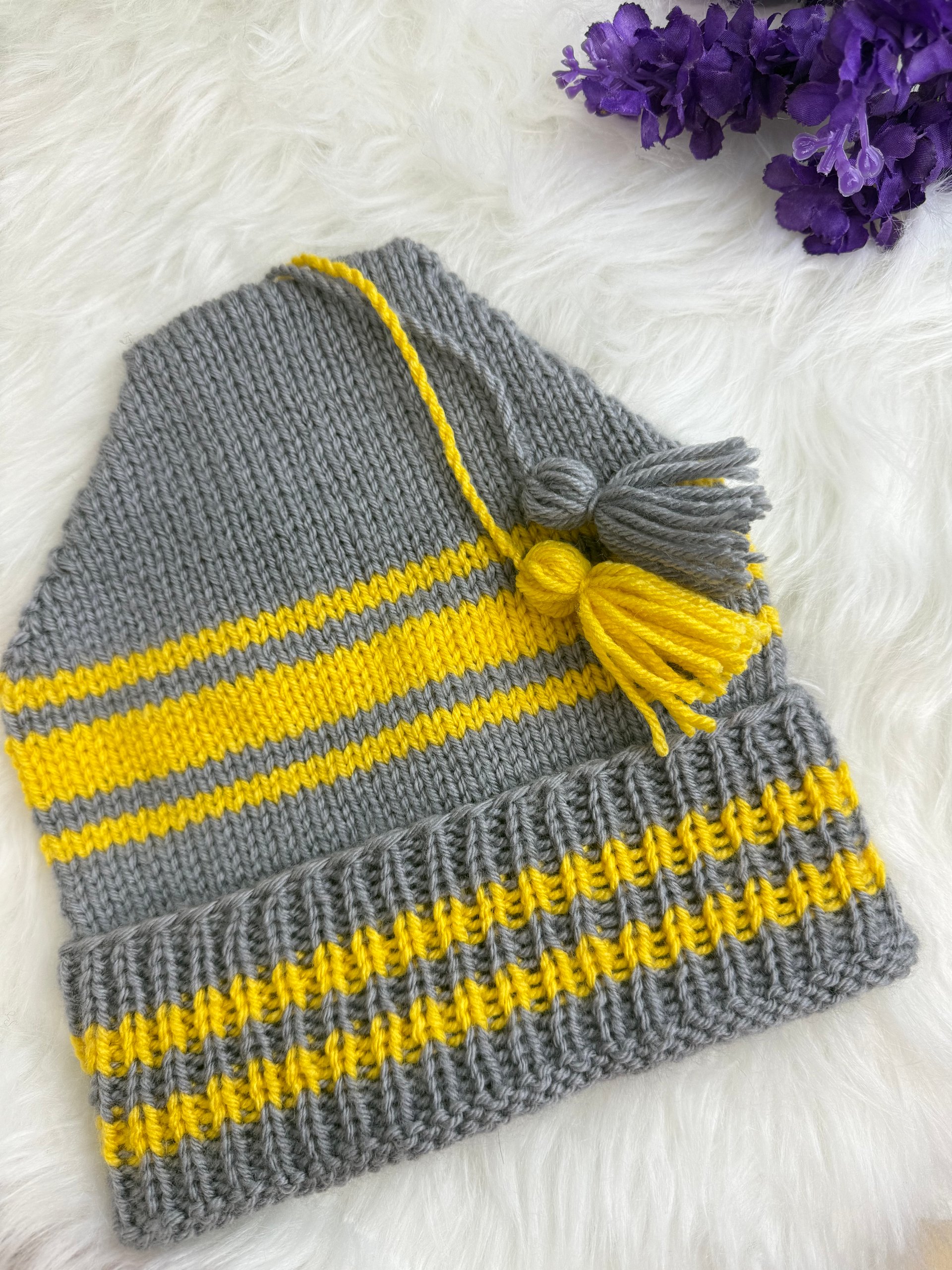 Golden Striped Knit Beanie Pattern product image (1)