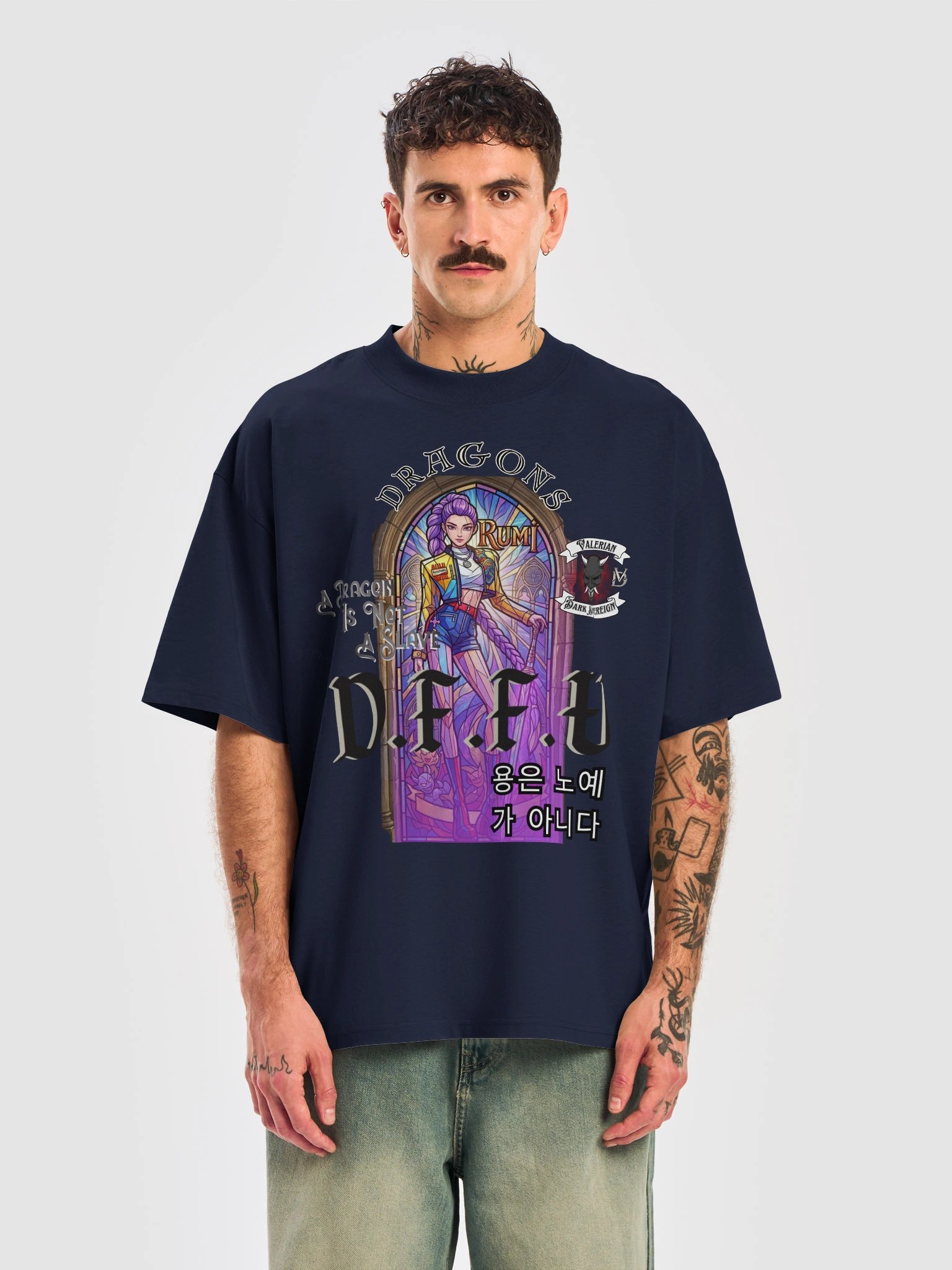 rumi praised mural oversized tee product image (17)