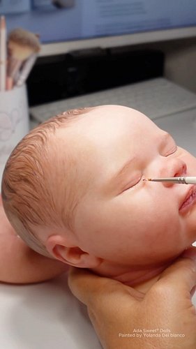 Wet Effect 🤍 Hyperrealistic Reborn Doll 

Painted by Yolanda Del Blanco @yolandaadelblanco 

Product used: “Wet Effect” from ...