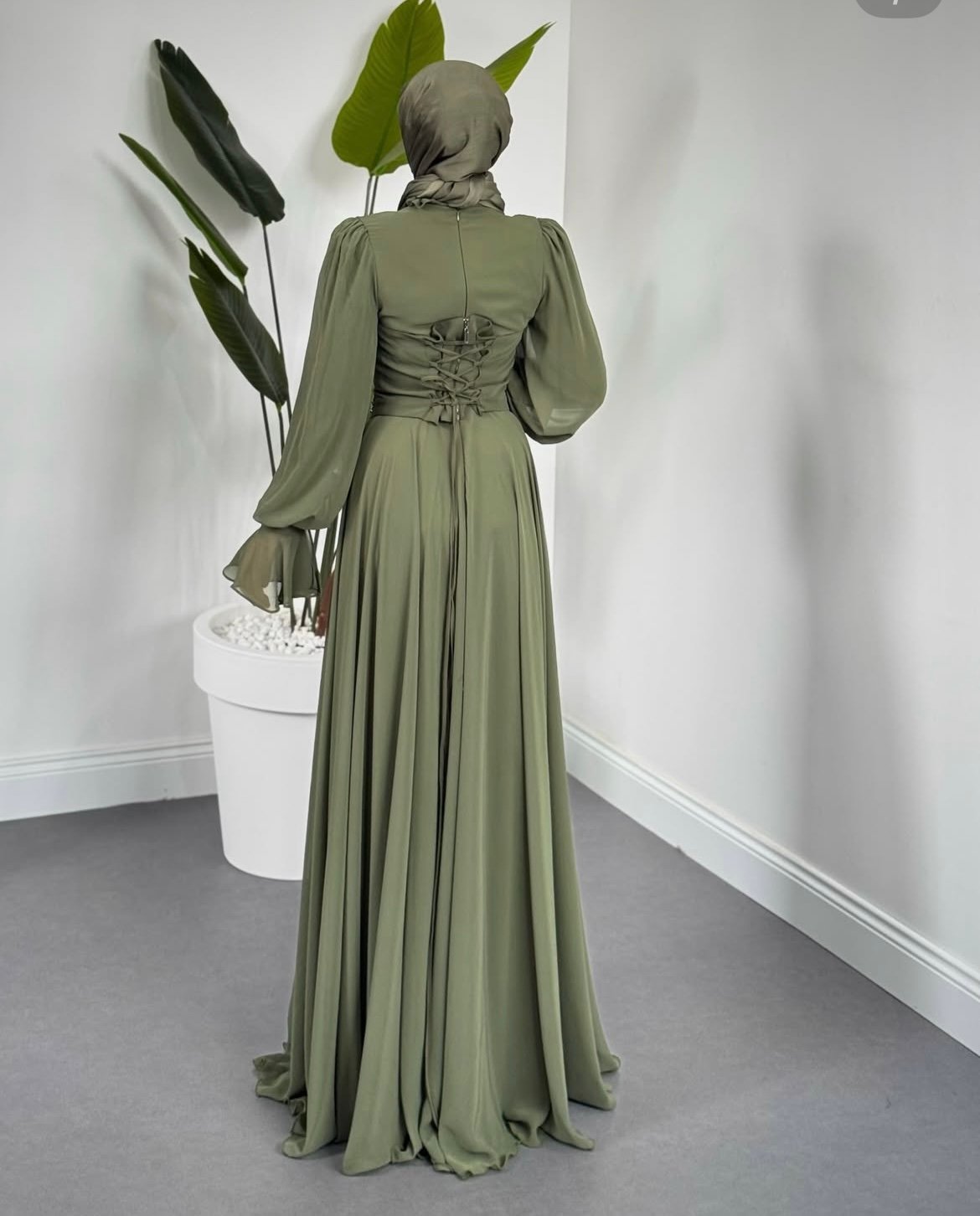 Luxury dress product image (7)