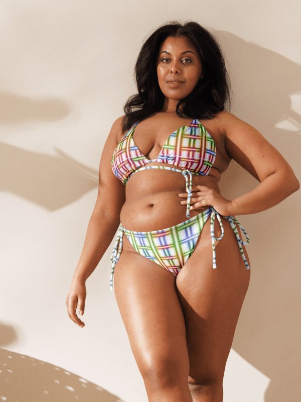 Symmetric Splendor Recycled Bikini Set Neon-Gitter: Geometrischer Regenbogen-Look product image (9)