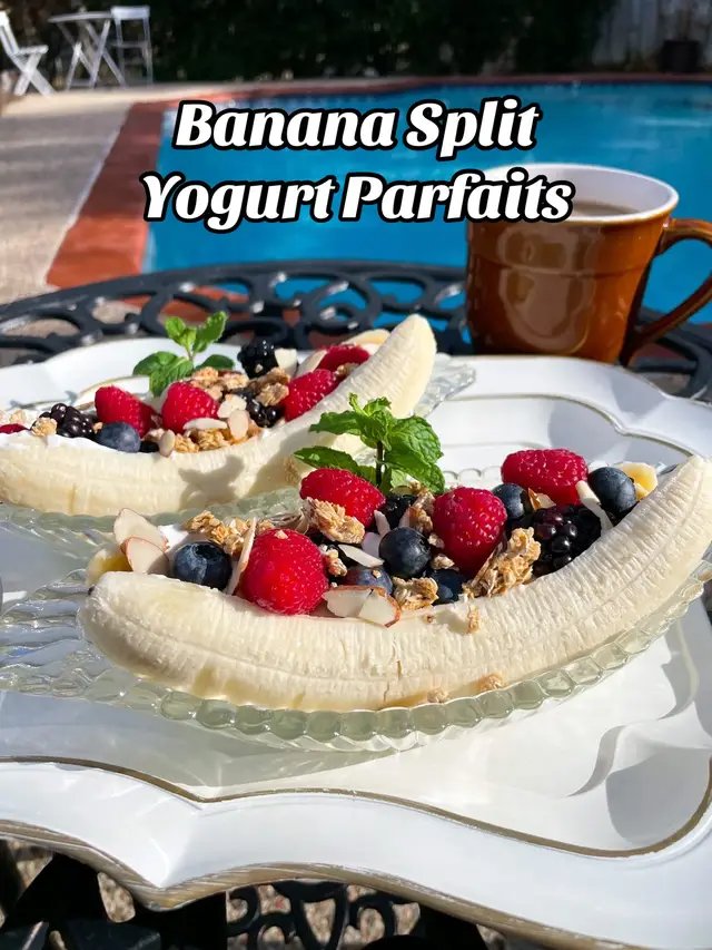 Make Memorial Weekend special with Breakfast Banana Splits! This has got to be the CUTEST way to serve yogurt.😍  Breakfast Banana Splits Serves 2 2 bananas 12 oz yogurt (three varieties recommended!) 1 cup mixed berries (raspberries, blackberries, blueberries) 2 Tbsp granola 1 Tbsp sliced almonds 1) Slice bananas lengthwise and set in shallow banana split bowls.  2) Spoon yogurt between bananas and top with berries, granola, and almonds. Enjoy! #breakfast #breakfastideas #summertime #banana #yogurtparfait 