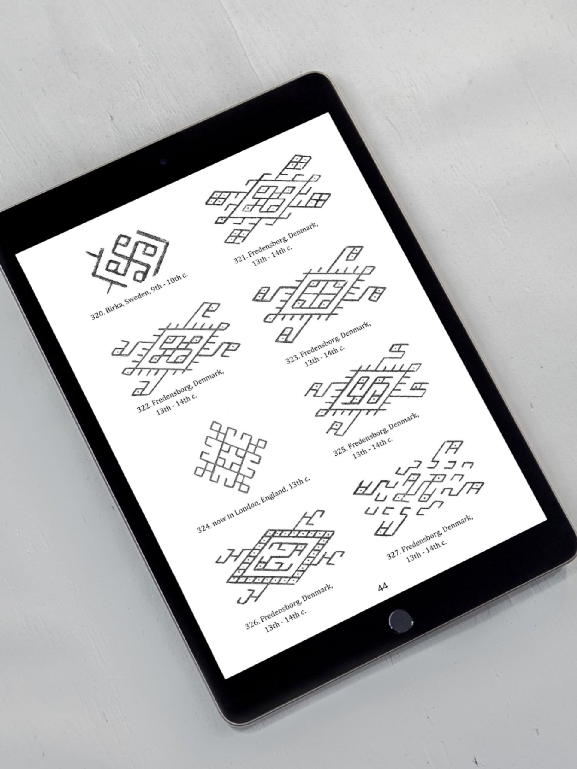 Graphic motifs on tablet woven bands: from the Bronze Age to the Early Modern Period - ebook (PDF) product image (5)