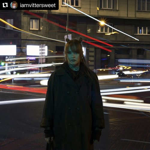 Lo nuevo de @iamvittersweet se llama “A Destiempo” y ya está en la calle! Disfrútalo en tu plataforma digital favorita y dale...