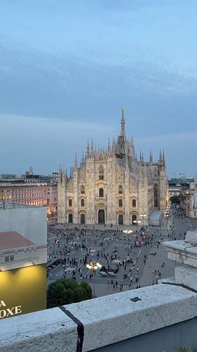 Buongiorno from Italy! CQ is out here exploring Milan between pop culture episodes. Drop a comment and let me know your favor...