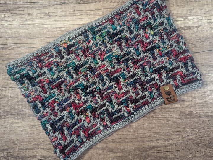 Mosaic Cowl - Gray/Red Vari product image (1)