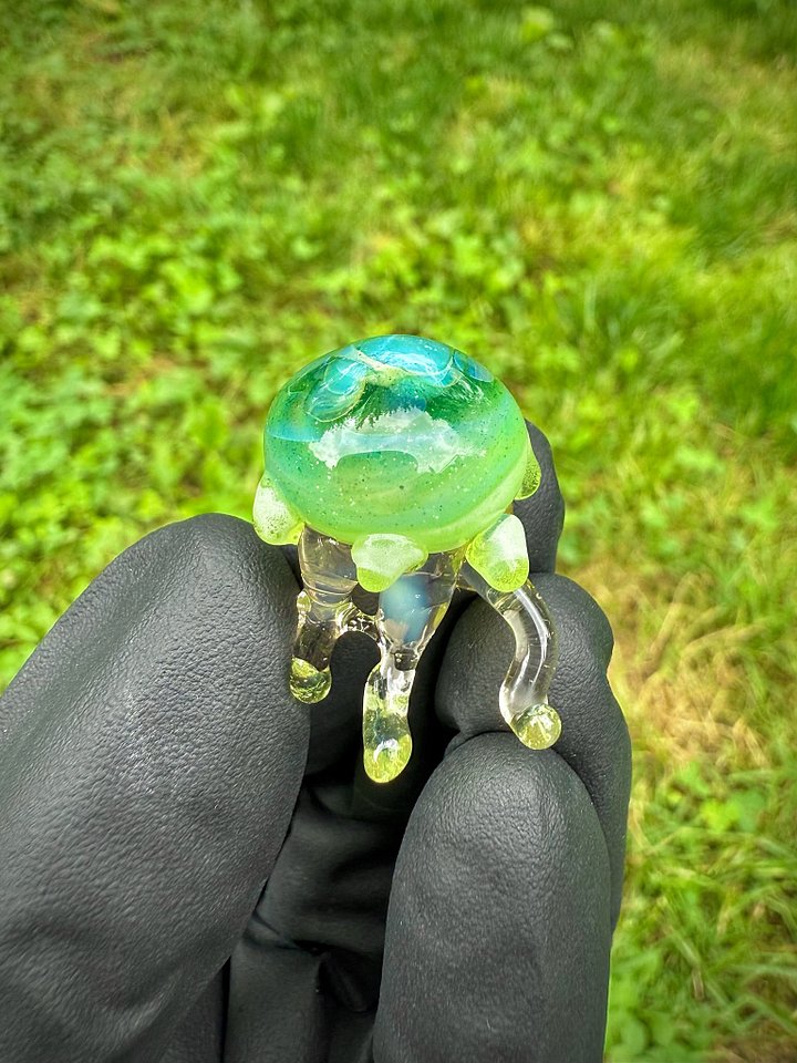 Green Floatfish Jellyfish Glass Trinket product image (1)