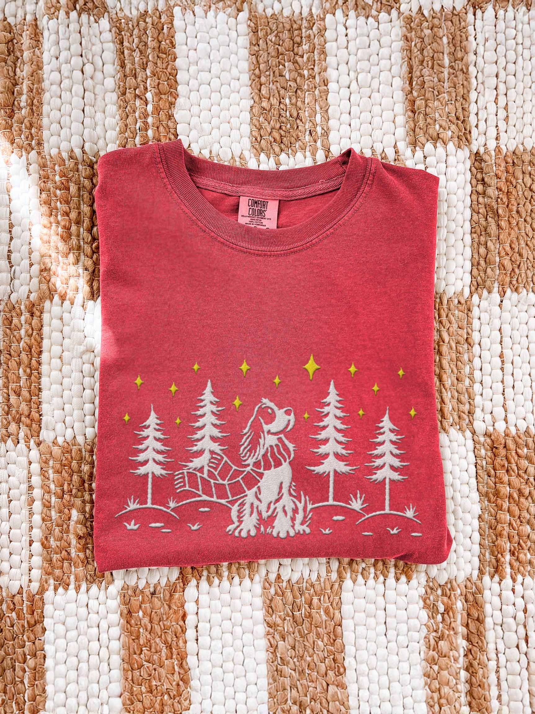 English Setter Winter/Christmas Line Art Design Embroidered T-Shirt product image (1)