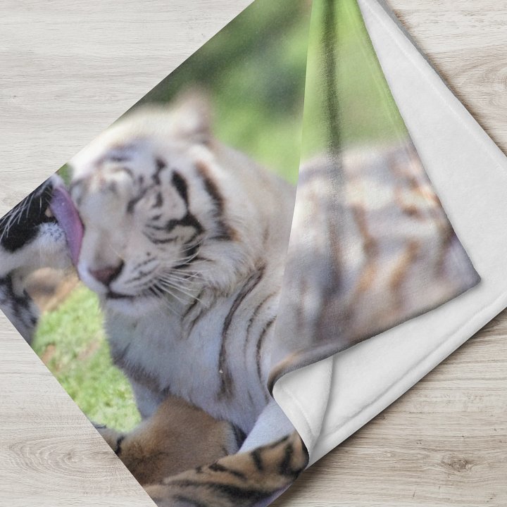 LTB Moka & Nola Throw Blanket product image (2)