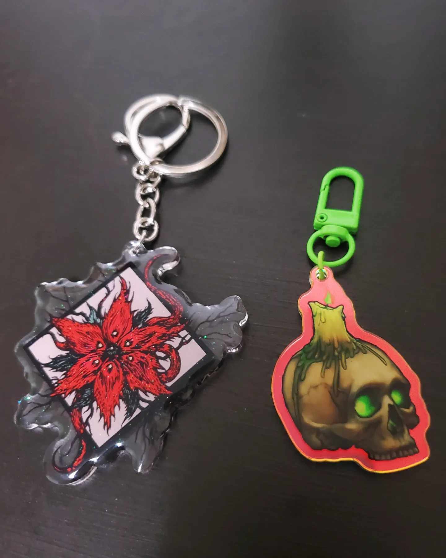 Skull "Lit" emote Keychain product image (2)