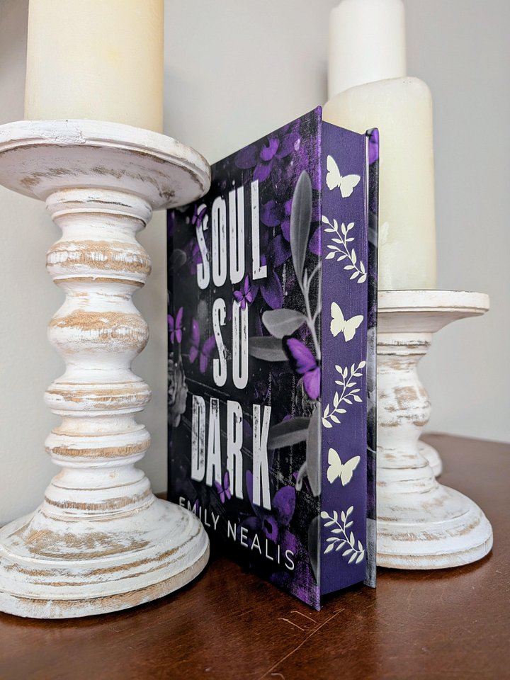 Soul So Dark - Signed Hardcover with Sprayed Edges product image (1)