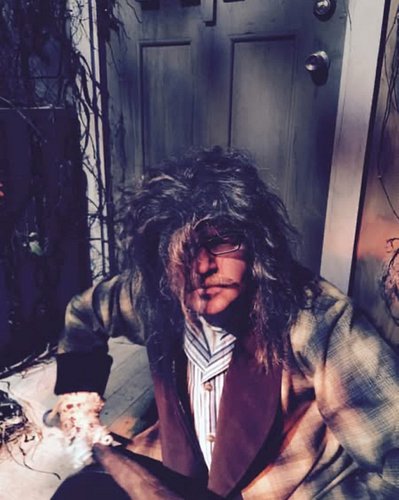 A look back when yours truly enforced you all to “Mind your manners!” via HHN27.
I still stand my ground, now get off my lawn...