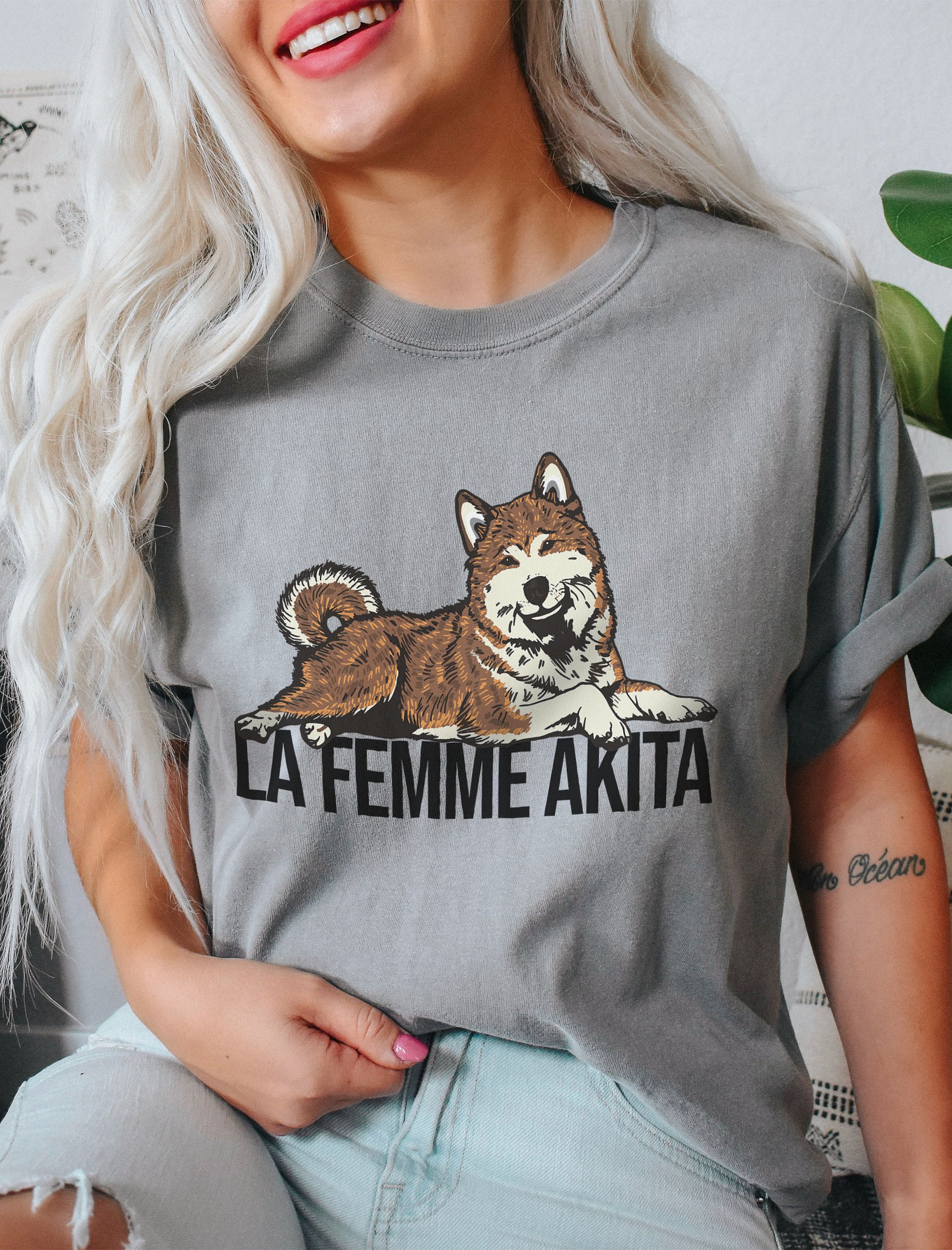 La Femme Akita T-Shirt of an Akita Inu (Brindle) | Funny T-Shirt for Akita Paw-rents product image (2)