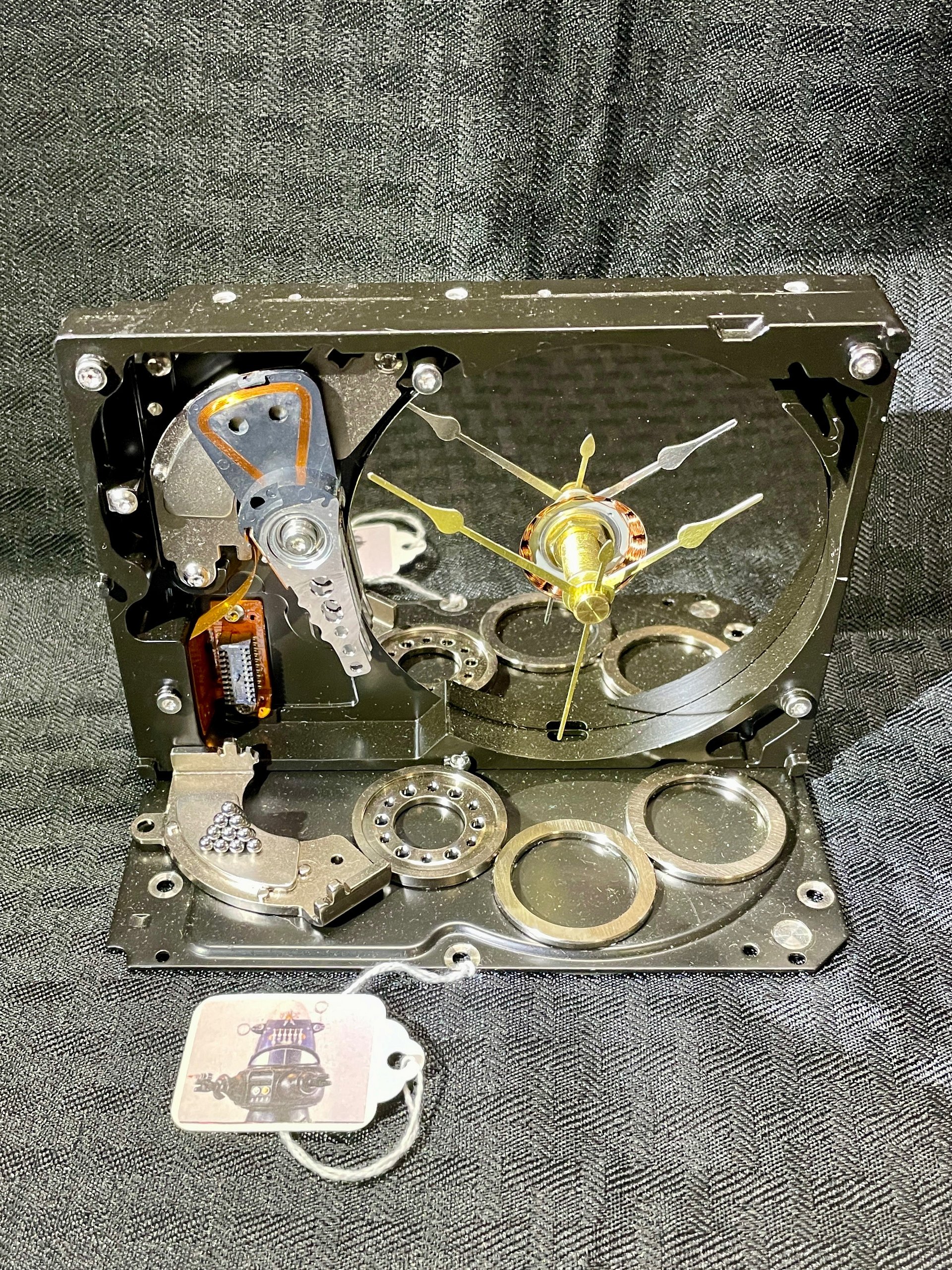 Robby - Hard Drive Clock product image (1)