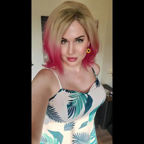 I'm all set for my big event this weekend thanks to @nikkicarchedistylist who spent 5 hours refreshing my blonde and fuschia ...