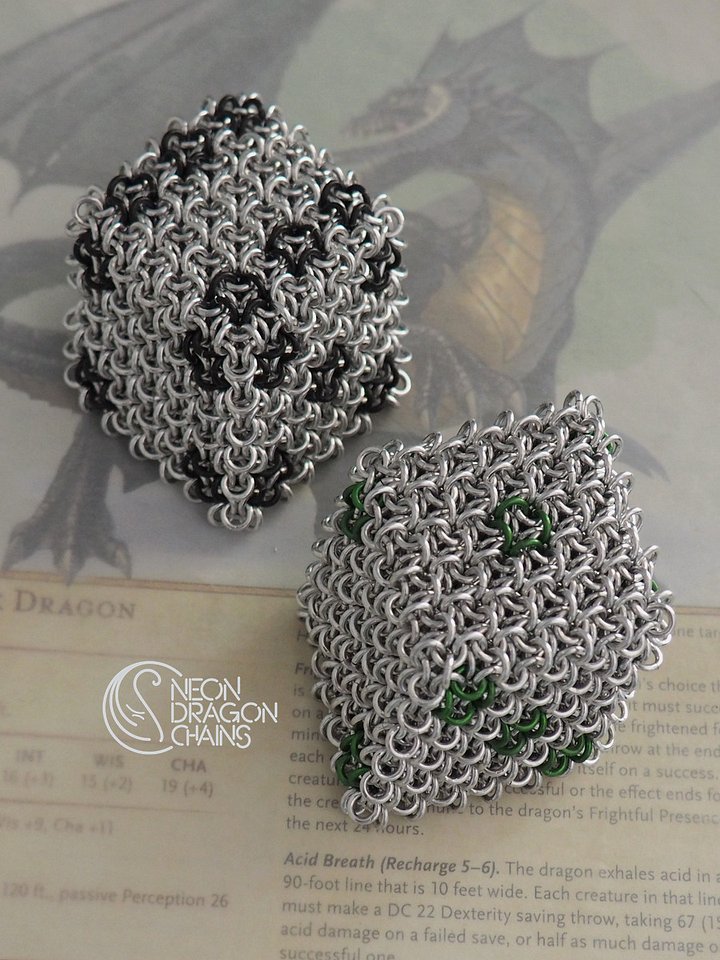 Chainmaille Jelly Cube Dice / Aluminum Version product image (1)