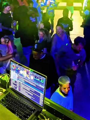 Bobby’s caught one of those little moments again. Good song. Good crowd. Everybody locked in for a second. Nothing forced. Just the room doing what it does. 🎧 DJ BobbleHead #DJBobbleHead #BobbysNightclub #TauntonMA #SouthCoastMA #NightlifeVibes