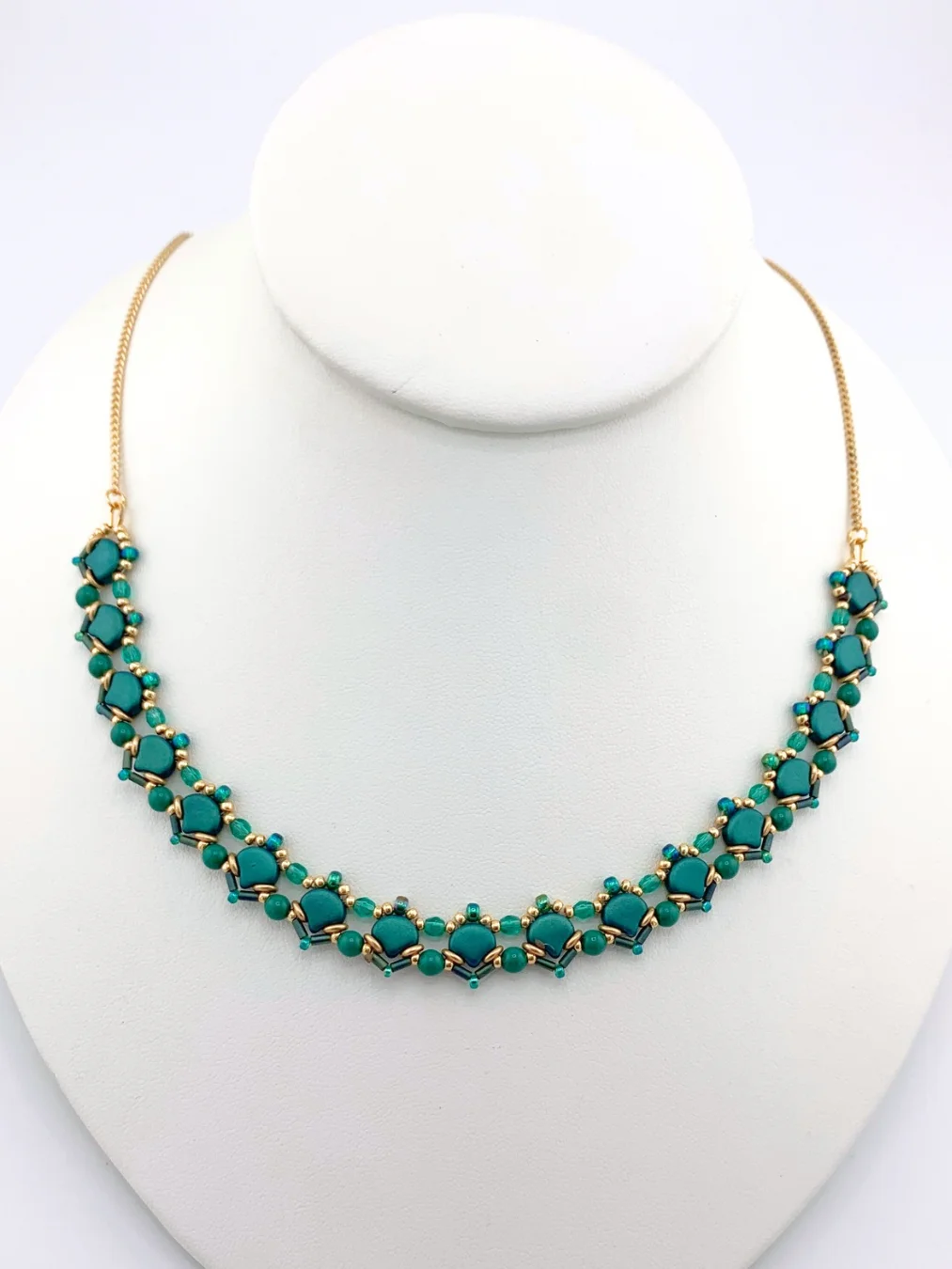Queen’s Trellis Necklace - Green product image (2)