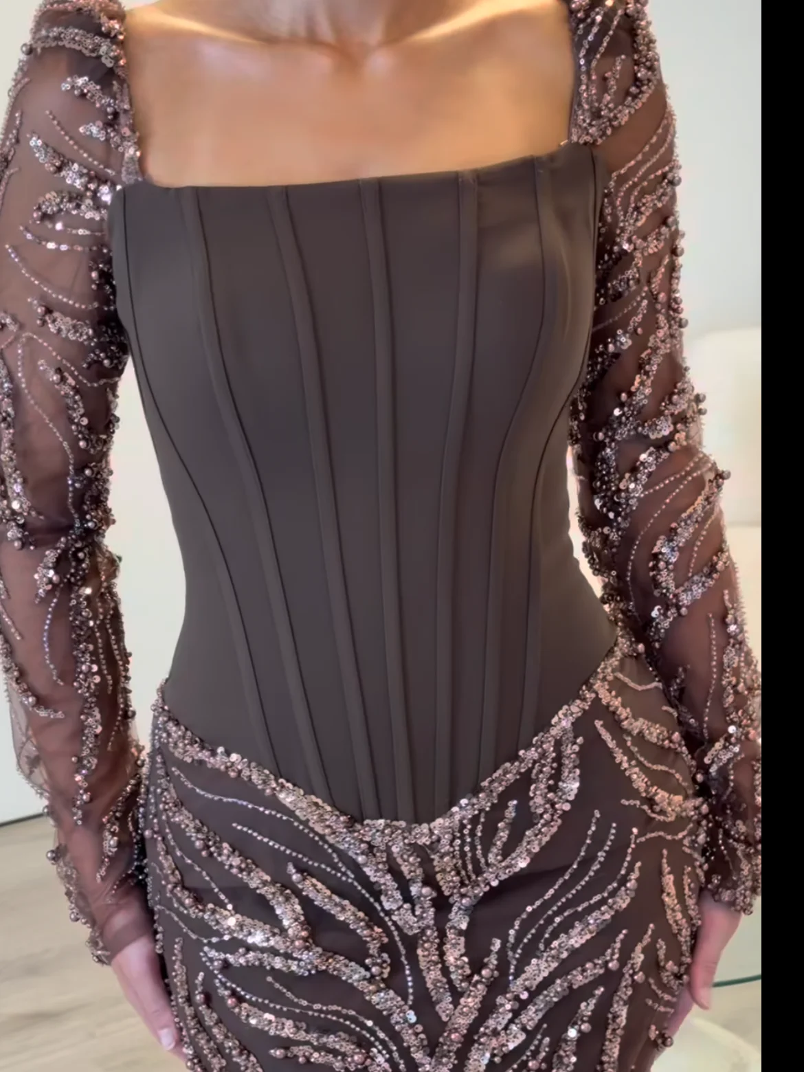 Luxury dress product image (3)