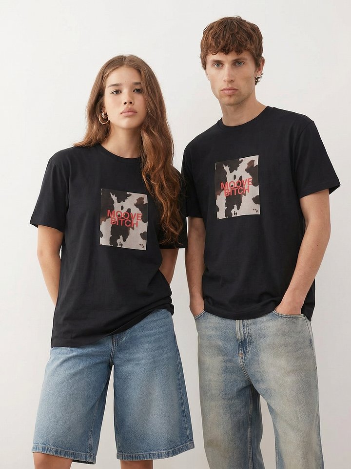MOOVE BITCH T-Shirt product image (1)