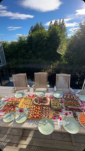 Summer night festive dining and packing a weeks worth of #pasturedeggs for @livsbutik in Stockholm. We will be supplying Livs...