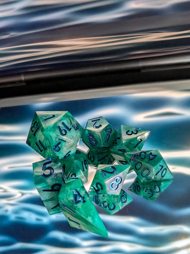 Tidal Kelp: 7 Piece (Chonk D20) Dice Set - A Grade product image (1)