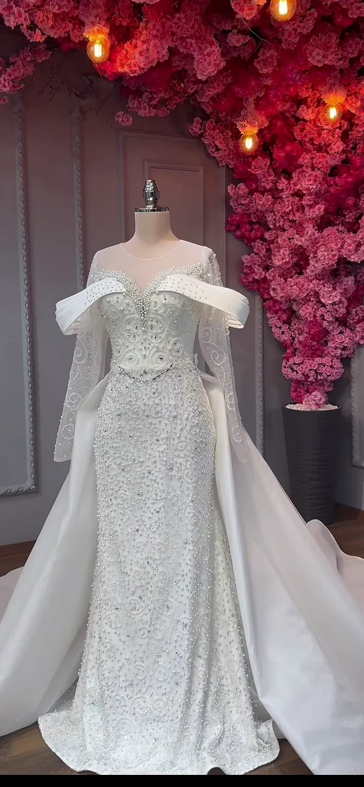 Wedding dress product image (1)