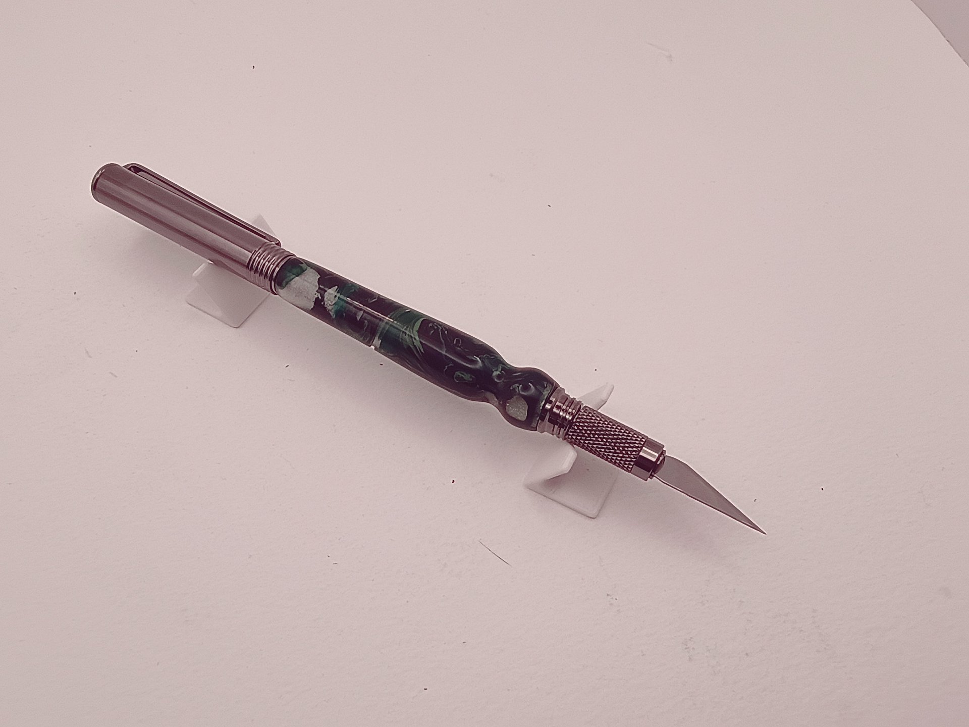 Elegant Hobby Knife with Screw-On Cap product image (6)