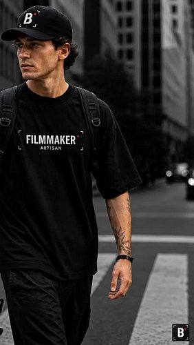 Everything can be a scene.
If you know how to look.

#filmmaker #filmmakerlifestyle #videaste #broll #tshirtfilmmaker