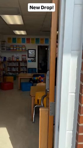 POV: Your classroom and therapy vibe just dropped! 
It may be the end of the school year, but never too late for this style.
...