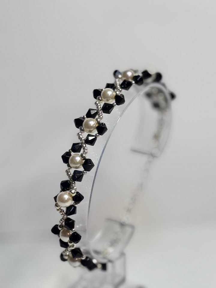 Elegant Black Crystal & Pearl Beaded Bracelet product image (1)
