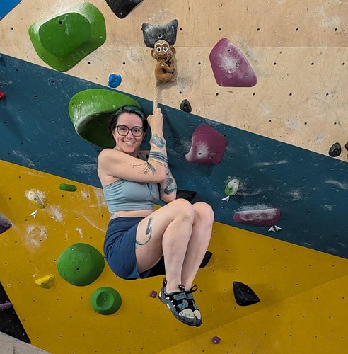 I love climbing. That's it 😊

#bouldering #climbing #monkey #happy #fitness
