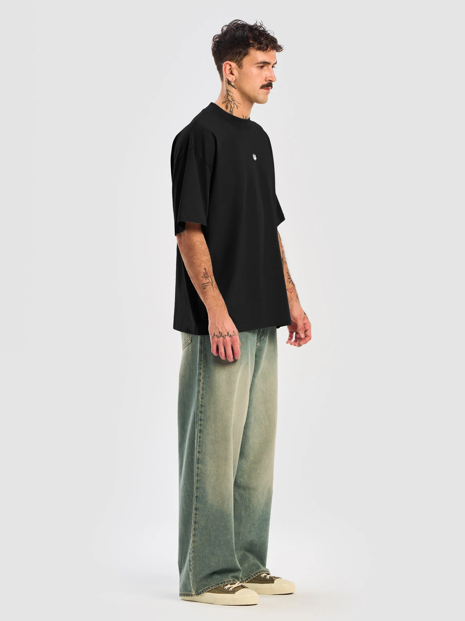 Classic Tryzub Oversized Tee product image (7)
