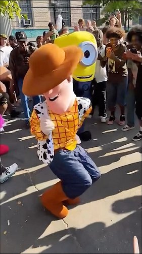 (SOUND UP) big TK woulda been proud baby 🙏 

Audio: “Should’ve Been A Cowboy” by Toby Keith (@tobykeith)

Video: @tenantny Ca...