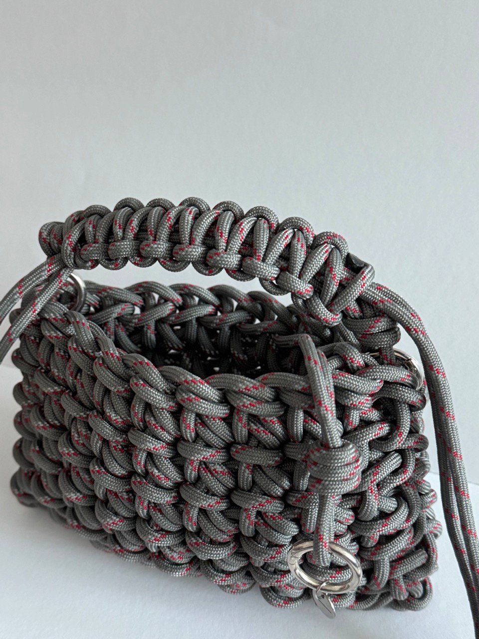 EMAN | The Easy Slouch Bag in Grey product image (5)