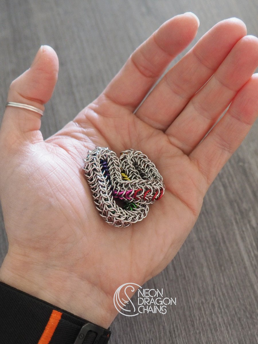 Mobius Fidget Toy / Rainbow Chrome product image (5)