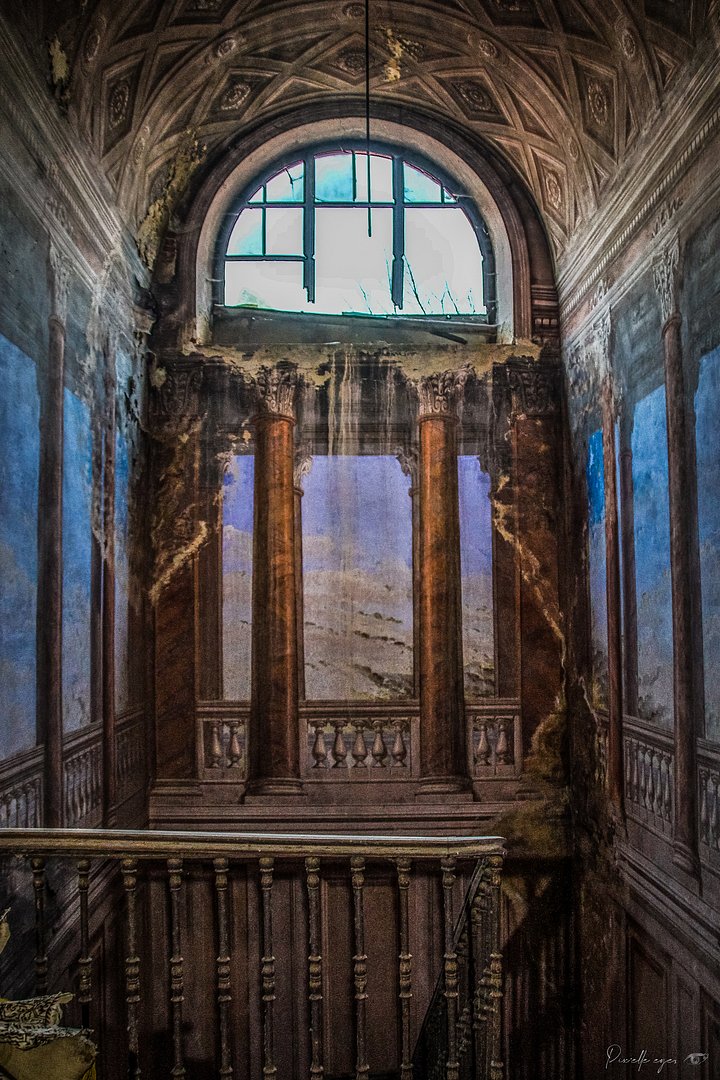 Whispers of the Past – Castello di Volo, Urbex Italy product image (1)