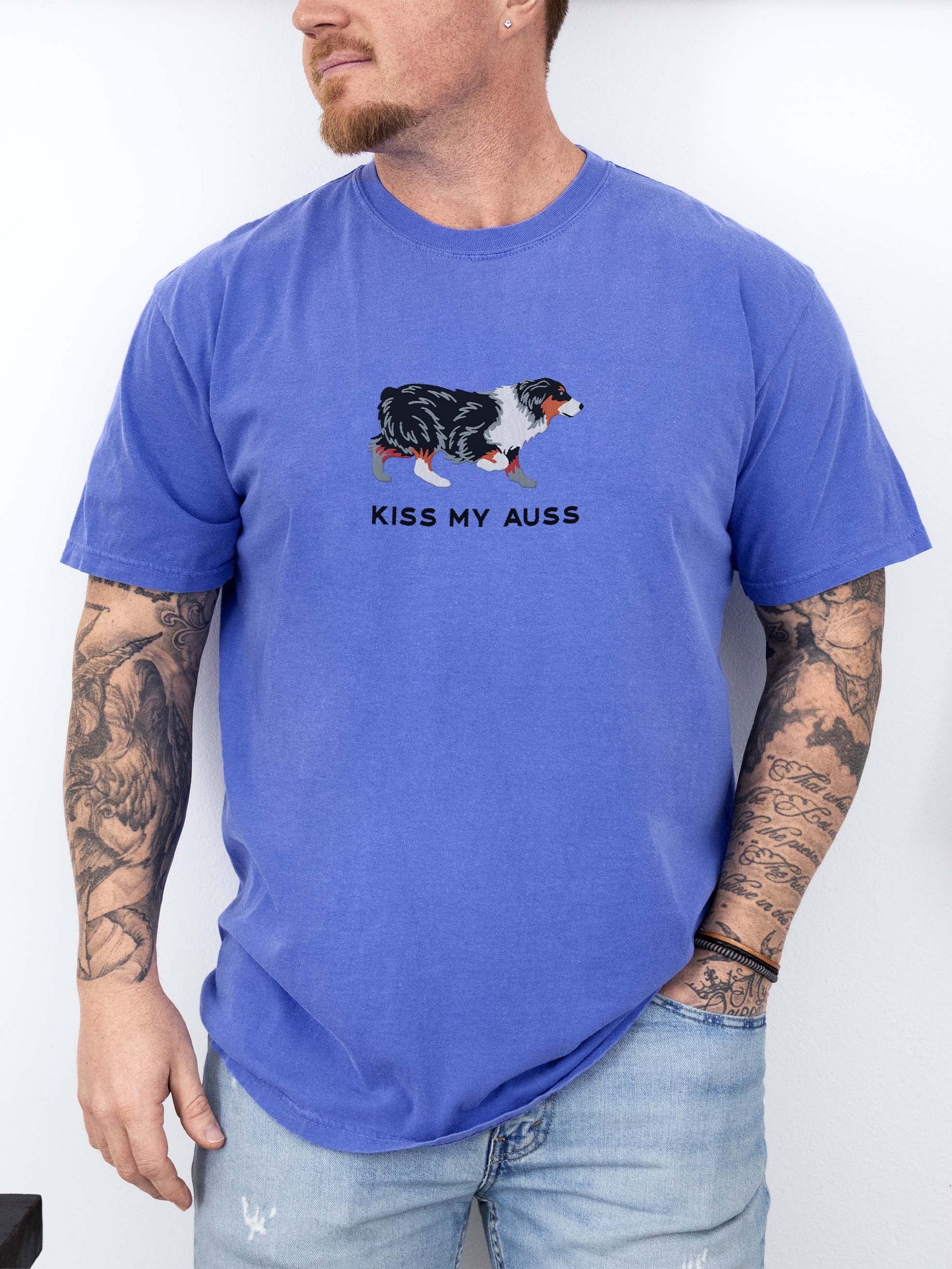Kiss My Auss T-Shirt(Embroidered) of an Australian Shepherd(Tricolor) product image (2)