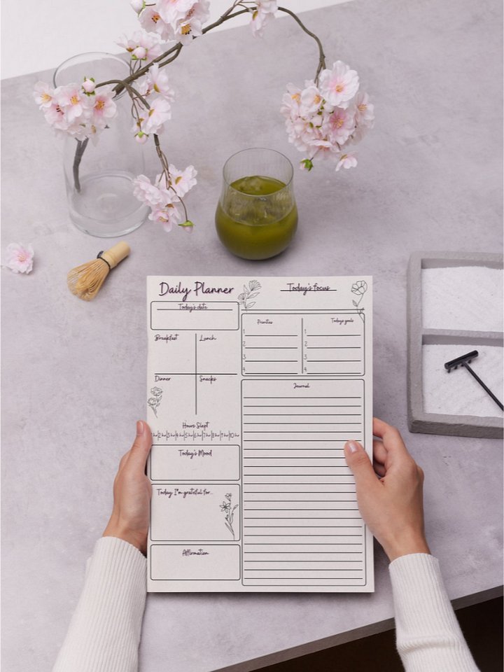 Daily planner product image (1)
