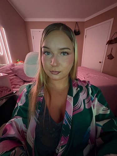 🧘🏼‍♀️

🪷

#explore dat