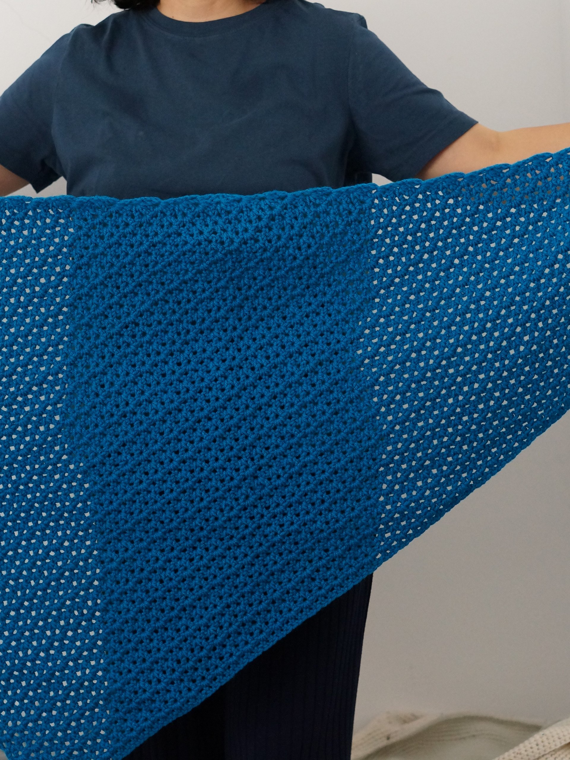 V stitch asymmetrical triangle shawl pattern product image (2)