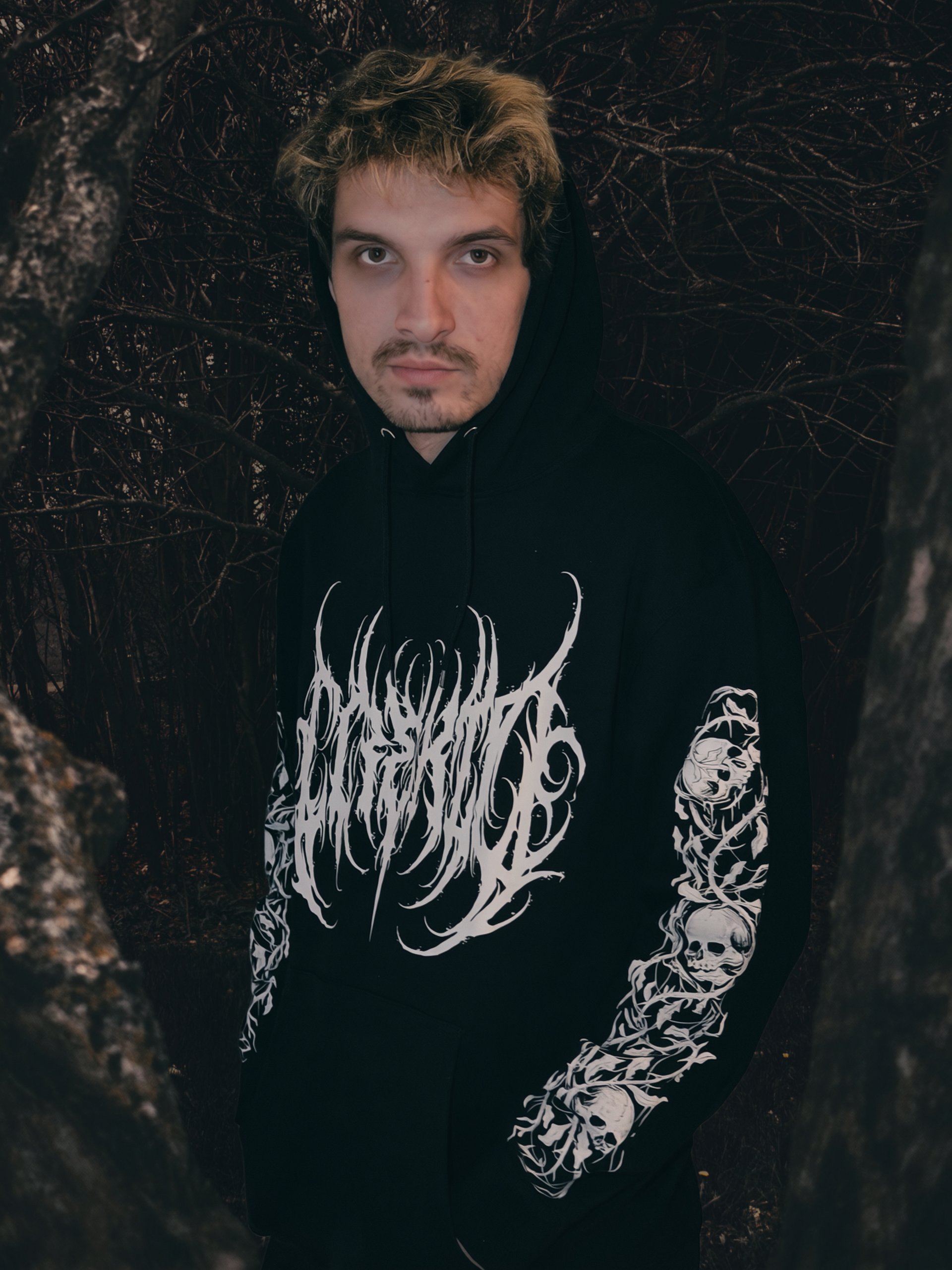 H4UNT3D HOODIE product image (4)